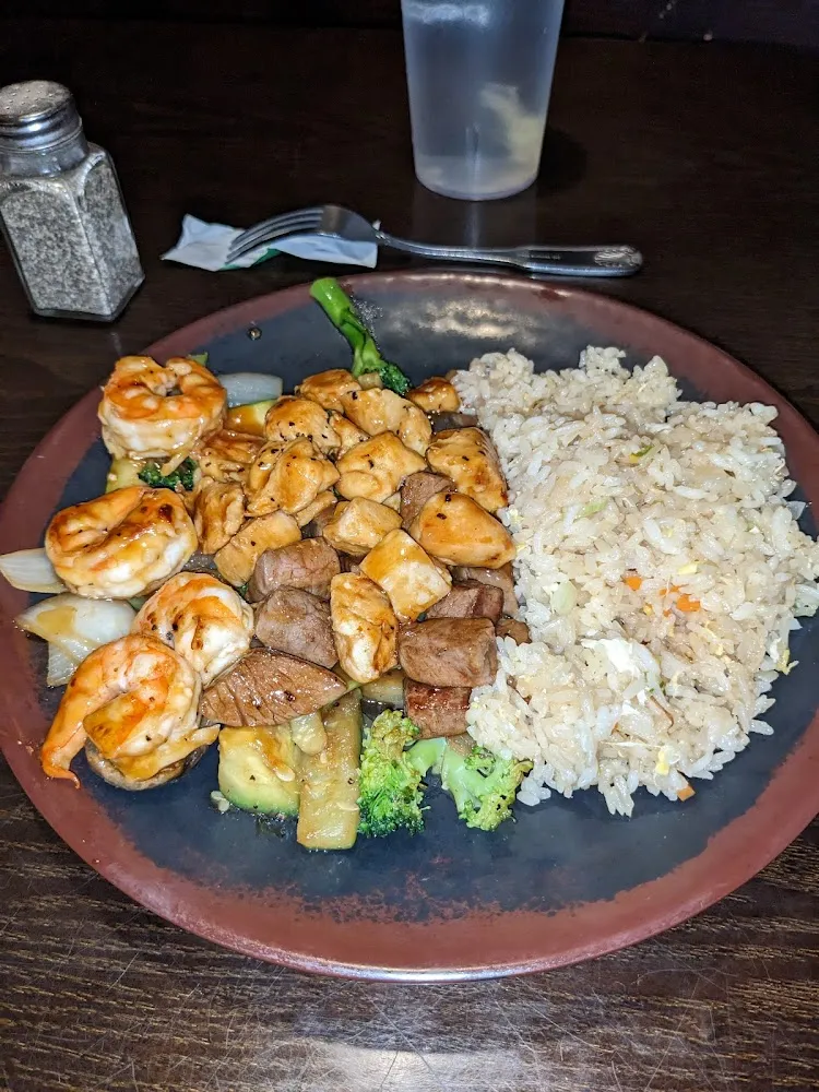 Ichiban Combo Filet Mignon Chicken and Shrimp
